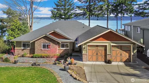 2875 Newell Rd, Camano Island, WA 98282