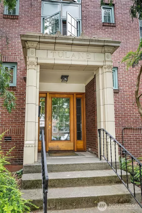 408 Bellevue Ave E #106, Seattle, WA 98102