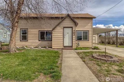 703 SE Birch Ave, College Place, WA 99324