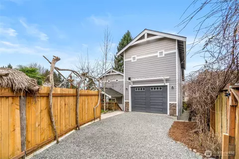 Exterior - 18630 101st Ave NE, Bothell, WA 98011 photo 4 of 7