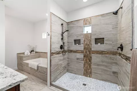Bath - 18630 101st Ave NE, Bothell, WA 98011 photo 1 of 3
