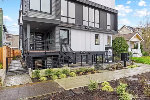 2245 NW 60th St #B, Seattle, WA 98107