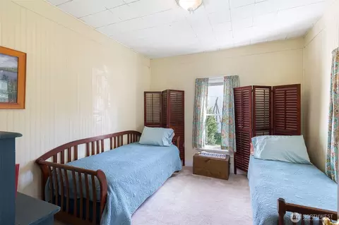 Bedroom - 40 Collins St, Sequim, WA 98382 photo 2 of 2