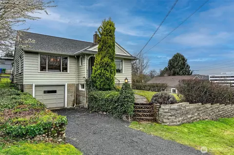 1413 Morris Ave S, Renton, WA 98055