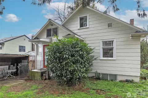 2209 E Roanoke St, Seattle, WA 98112