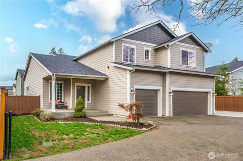 8215 207th St E, Spanaway, WA 98387