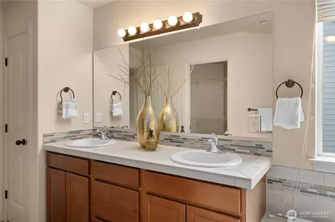 Bath - 8215 207th St E, Spanaway, WA 98387 photo 2 of 5