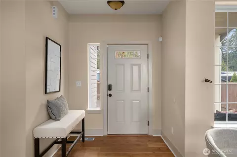 Entry Way - 8215 207th St E, Spanaway, WA 98387 photo 3 of 6