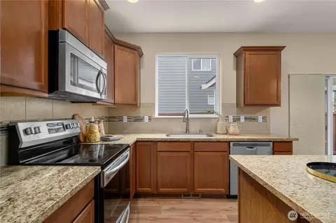 Kitchen - 8215 207th St E, Spanaway, WA 98387 photo 4 of 4