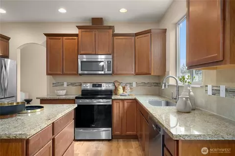 Kitchen - 8215 207th St E, Spanaway, WA 98387 photo 3 of 4