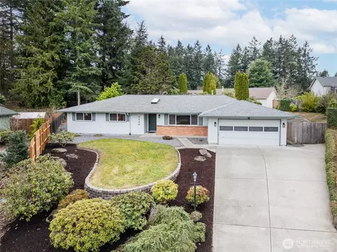 3435 Long Lake Dr SE, Lacey, WA 98503