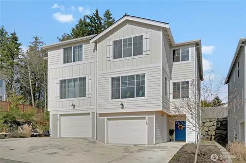 1150 NW Dragonstone St, Bremerton, WA 98311
