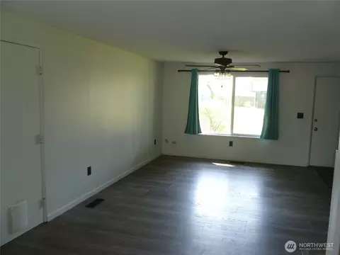 Living - 3708 Hoadly Loop SE, Tumwater, WA 98501 photo 2 of 3