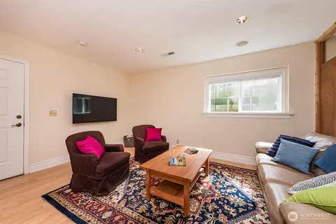 Living - 142 Sunshine Dr, Sequim, WA 98382 photo 1 of 3