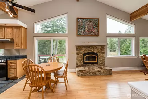 Dining - 142 Sunshine Dr, Sequim, WA 98382 photo 3 of 3
