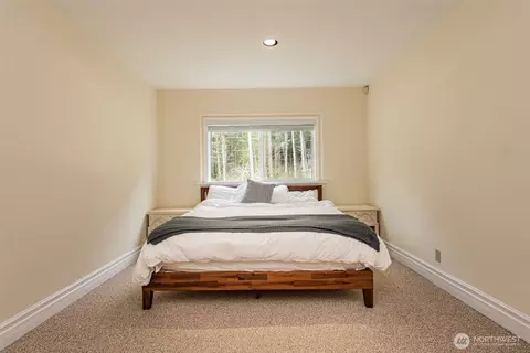 Bedroom - 142 Sunshine Dr, Sequim, WA 98382 photo 1 of 3