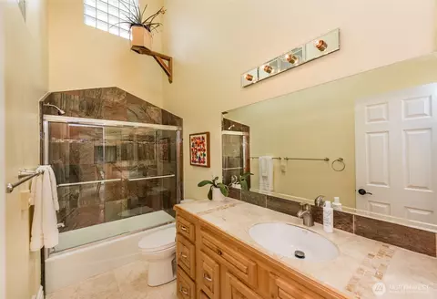 Bath - 142 Sunshine Dr, Sequim, WA 98382 photo 2 of 3