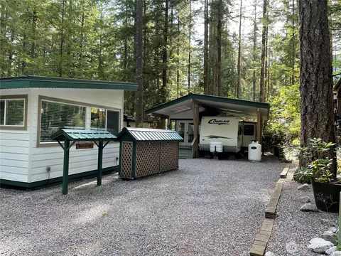 148 Gold Rush Rd, Deming, WA 98244