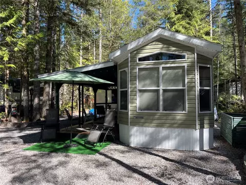 53 Branch Cir, Deming, WA 98244