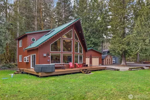 156 Cougar Dr, Packwood, WA 98361
