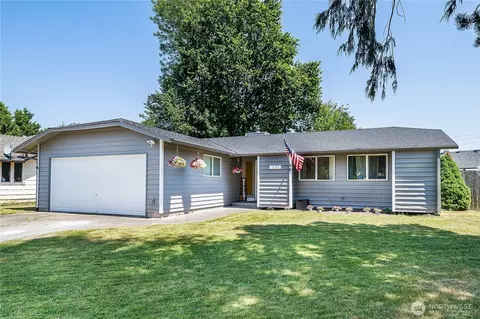 711 Natalie Pl, Enumclaw, WA 98022
