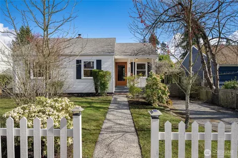 8506 37th Ave SW, Seattle, WA 98126
