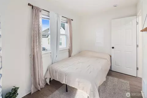 Bedroom - 2222 Summit Ave, Everett, WA 98201 photo 2 of 2