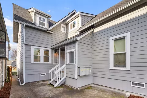 Exterior - 2222 Summit Ave, Everett, WA 98201 photo 5 of 11