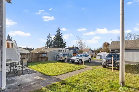 Exterior - 2222 Summit Ave, Everett, WA 98201 photo 11 of 11
