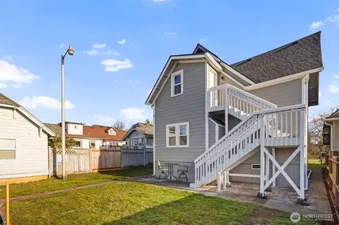 Exterior - 2222 Summit Ave, Everett, WA 98201 photo 7 of 11