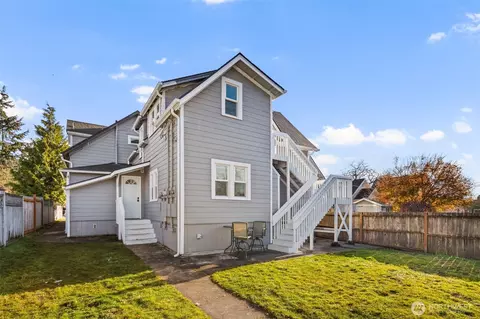 Exterior - 2222 Summit Ave, Everett, WA 98201 photo 9 of 11