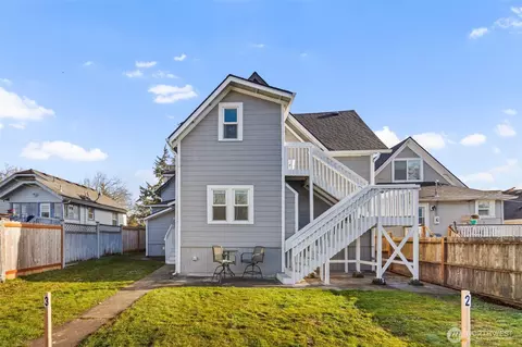 Exterior - 2222 Summit Ave, Everett, WA 98201 photo 6 of 11