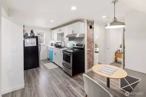 Kitchen - 2222 Summit Ave, Everett, WA 98201 photo 1 of 7