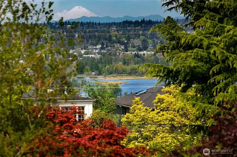 View/Area - 1235 20th Ave E, Seattle, WA 98112 photo 1 of 3