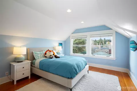 Bedroom - 1235 20th Ave E, Seattle, WA 98112 photo 4 of 4