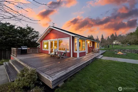 2826 W Shore Dr, Lummi Island, WA 98262