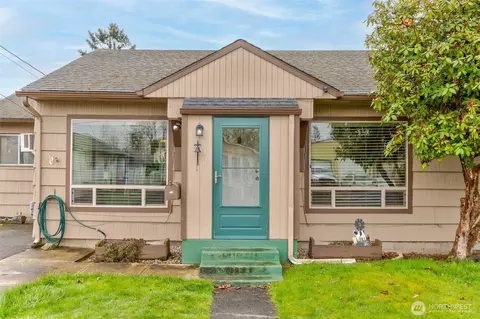 912 S 3rd Ave, Kelso, WA 98626