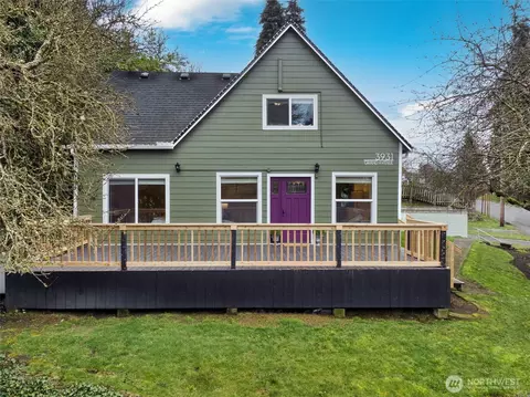 Exterior - 3931 Grand Ave, Everett, WA 98201 photo 1 of 3