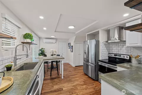 Kitchen - 3931 Grand Ave, Everett, WA 98201 photo 3 of 3