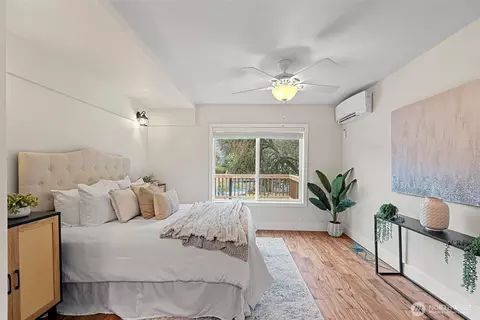 Bedroom - 3931 Grand Ave, Everett, WA 98201 photo 1 of 6