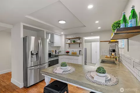 Kitchen - 3931 Grand Ave, Everett, WA 98201 photo 2 of 3