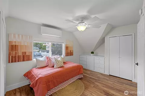 Bedroom - 3931 Grand Ave, Everett, WA 98201 photo 6 of 6