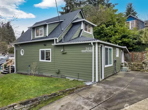 Exterior - 3931 Grand Ave, Everett, WA 98201 photo 3 of 3
