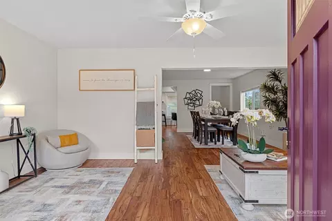 Entry Way - 3931 Grand Ave, Everett, WA 98201 photo 1 of 1