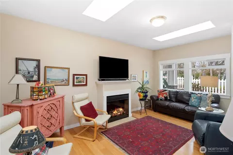 Living - 442 E Maple St, Sequim, WA 98382 photo 1 of 3