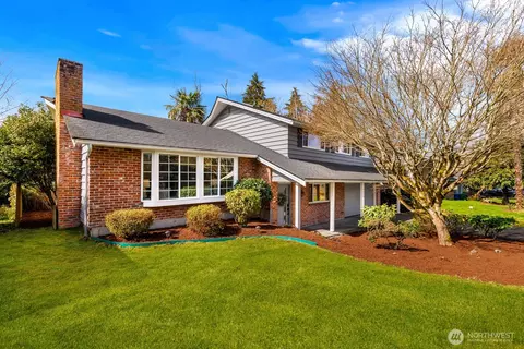 4223 NE 103rd Pl, Seattle, WA 98125