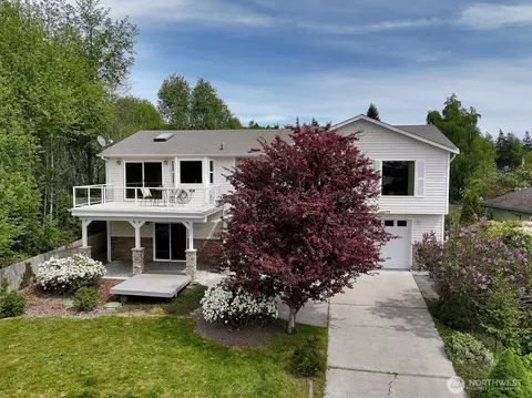 1197 Nimitz Dr, Coupeville, WA 98239