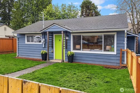 3313 NE 6th Pl, Renton, WA 98056