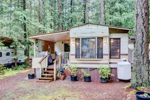 111 6 Riverside Dr, Deming, WA 98244