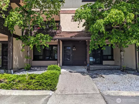 140 Summit Ave N #B2, Kent, WA 98030